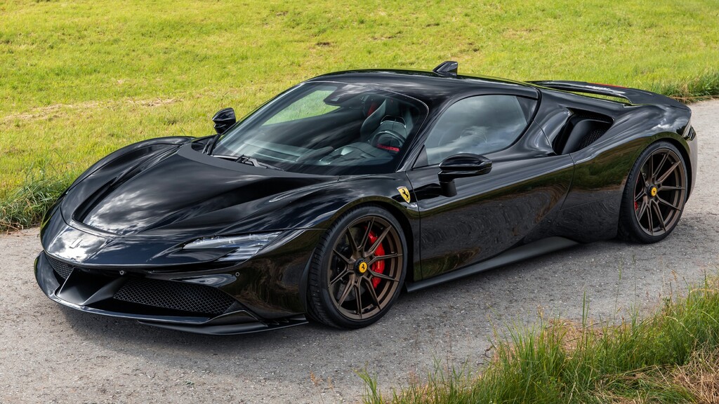 Ferrari SF90 Stradale 2024